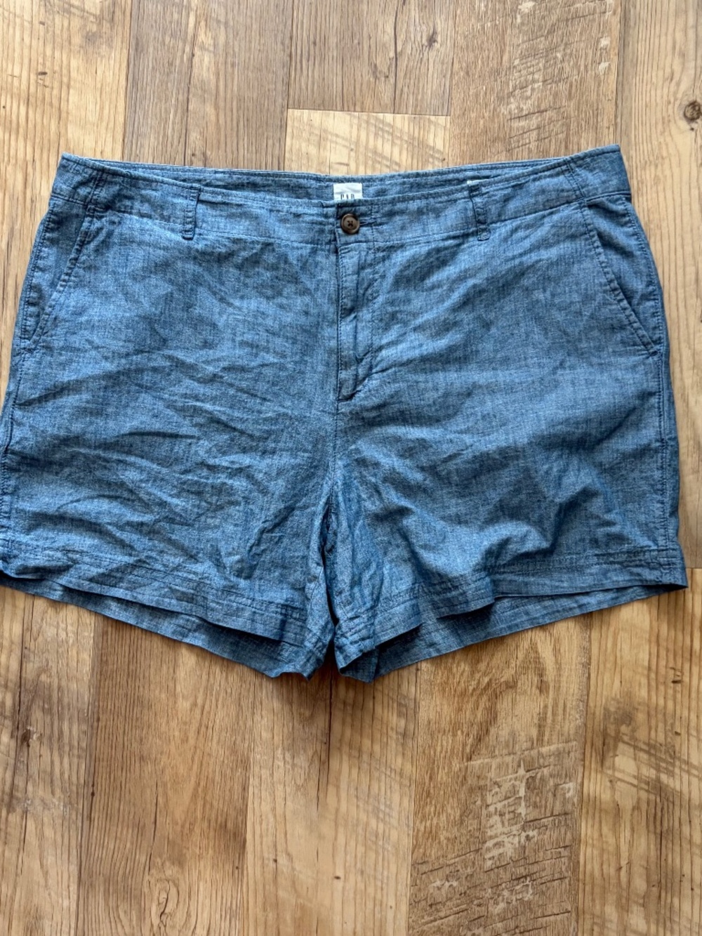 Gap 5" Shorts in Chambray